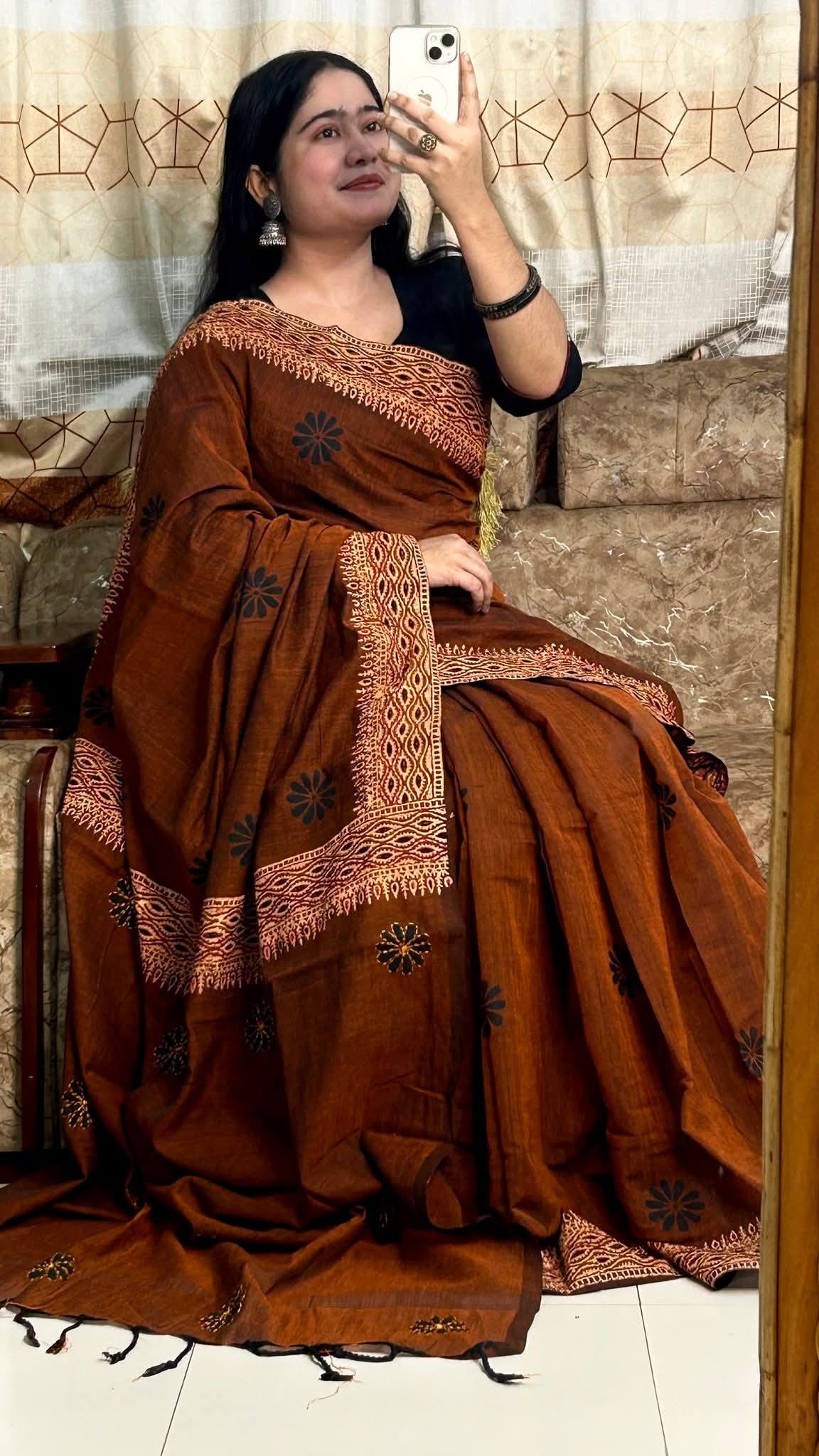 গর্জিয়াস কপার ব্রাউন ব্লক প্রিন্ট কটন শাড়ি" || Gorgeous Copper Brown Block Print Cotton Saree - Image 2