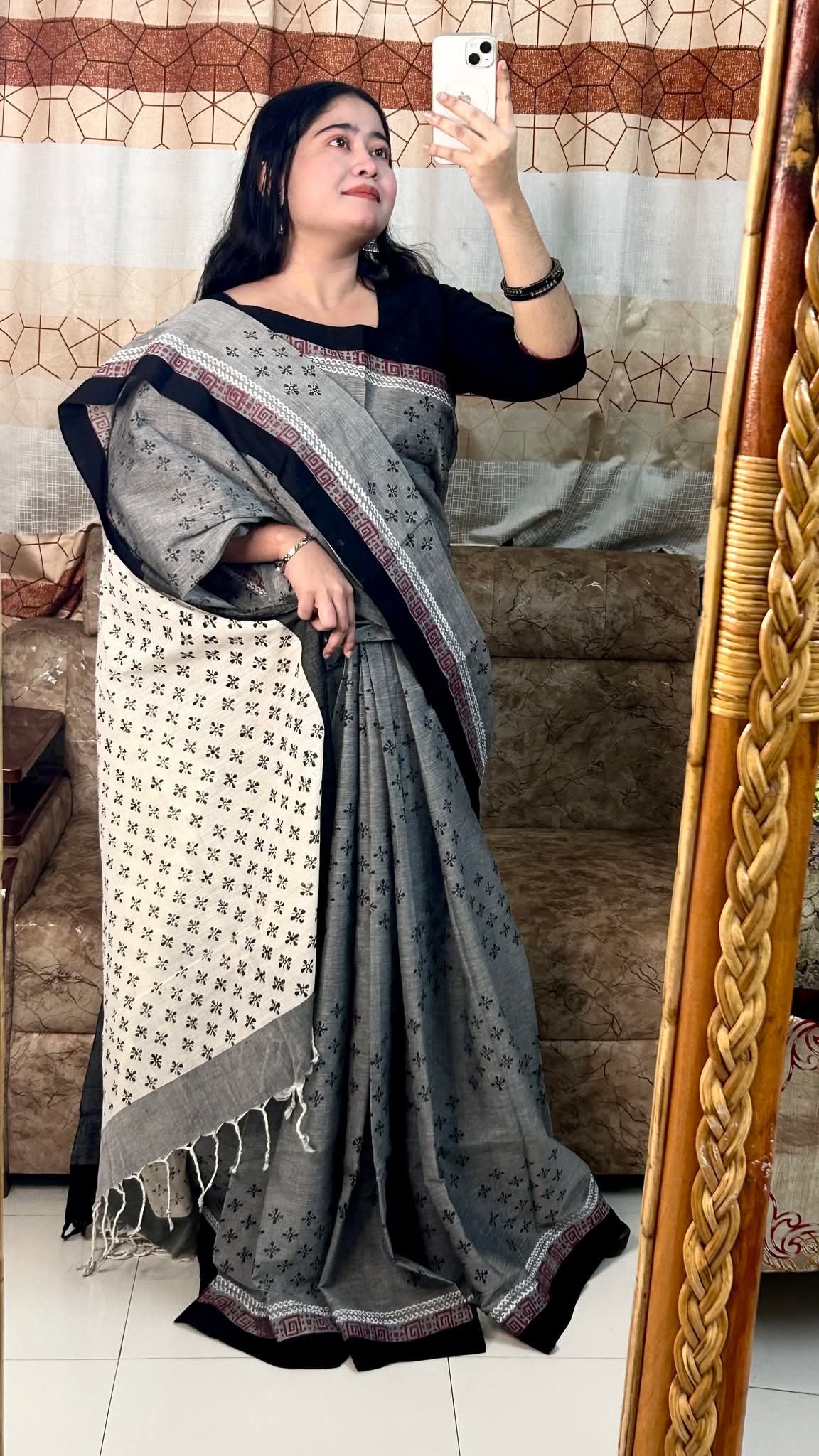 এলিগেন্ট অ্যাশ গ্রে কটন শাড়ি উইথ ব্ল্যাক মিনিমাল প্রিন্ট বর্ডার | Elegant Ash Grey Cotton Saree with Black Minimal Print Border - Image 6