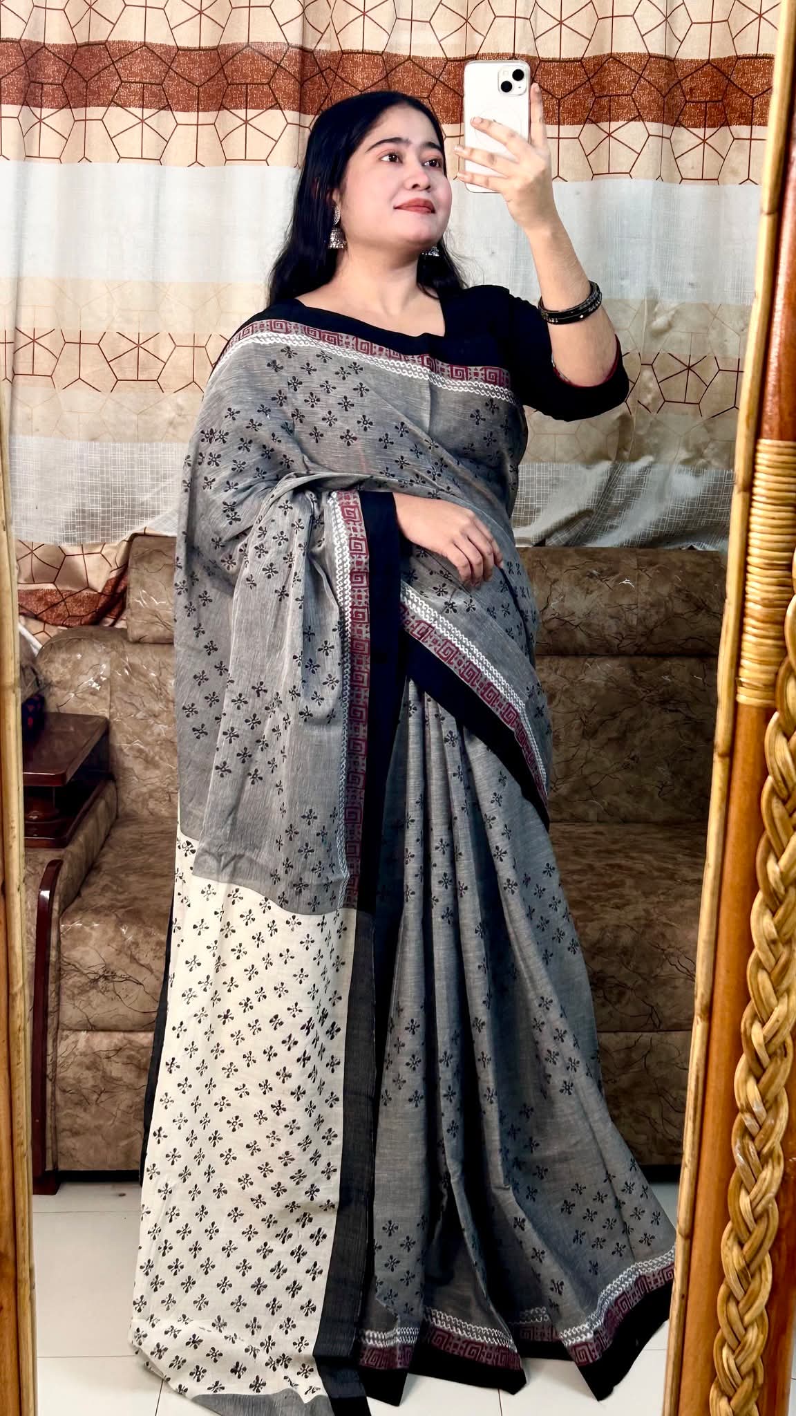 এলিগেন্ট অ্যাশ গ্রে কটন শাড়ি উইথ ব্ল্যাক মিনিমাল প্রিন্ট বর্ডার | Elegant Ash Grey Cotton Saree with Black Minimal Print Border